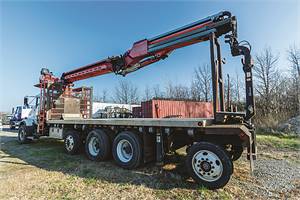 2002 Kenworth with 92-ft Fassi F390 Boom
