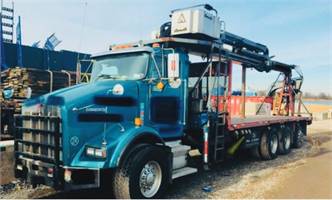 2005 Kenworth with 92-ft Cormach boom 